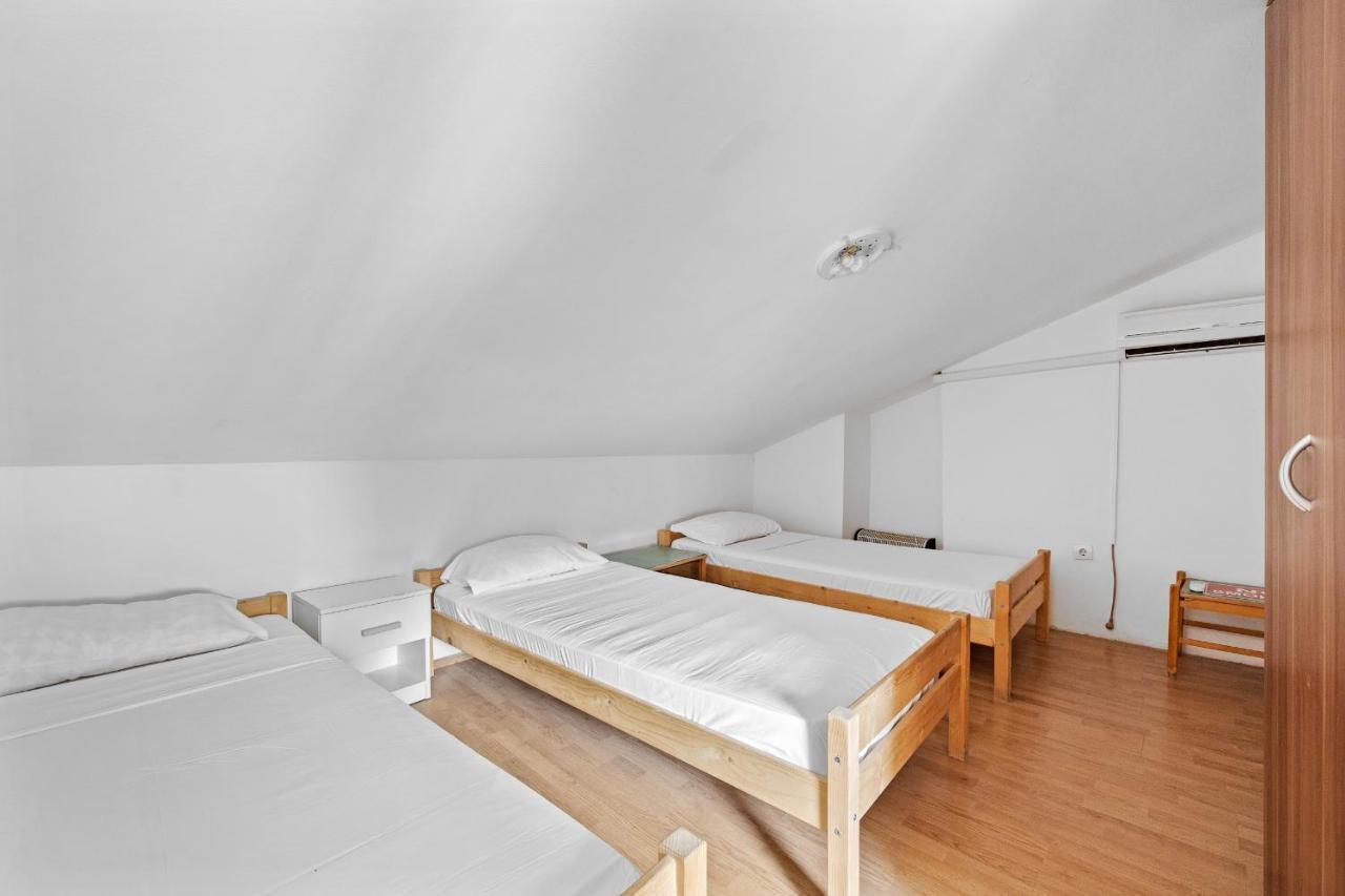Pula Hostel Kültér fotó